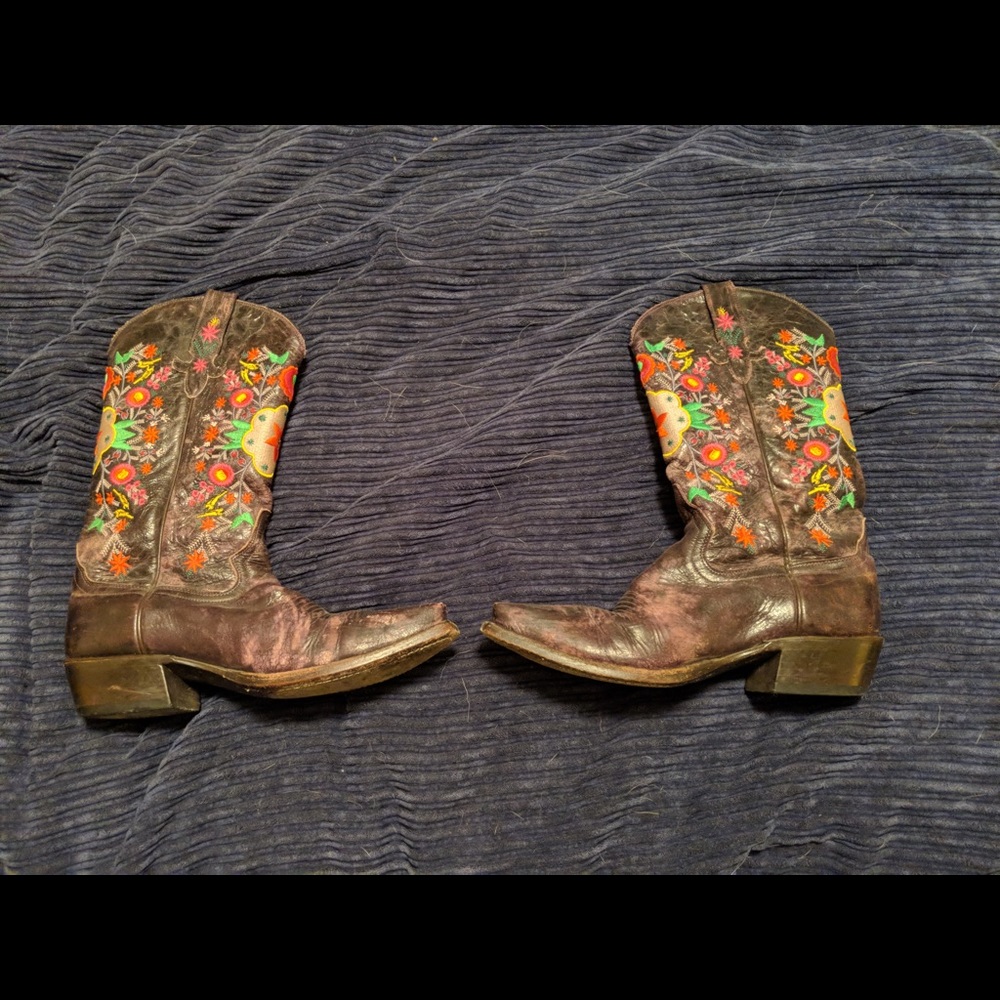 Women’s floral cowboy boots